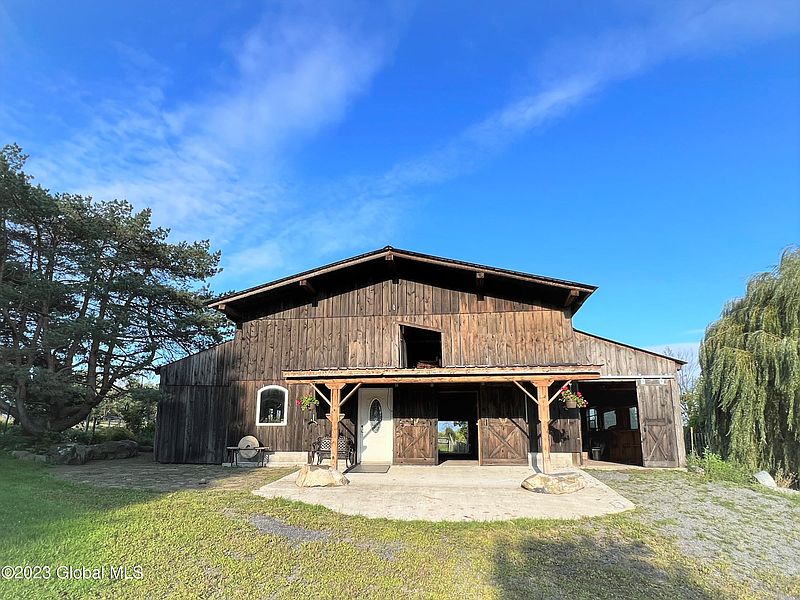 3rd image of 388 Crommie Road