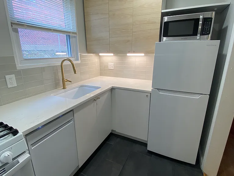 107 Victor St NE #1 — Photo 6