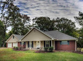 1240 Dulaney Dr, Terry, MS 39170