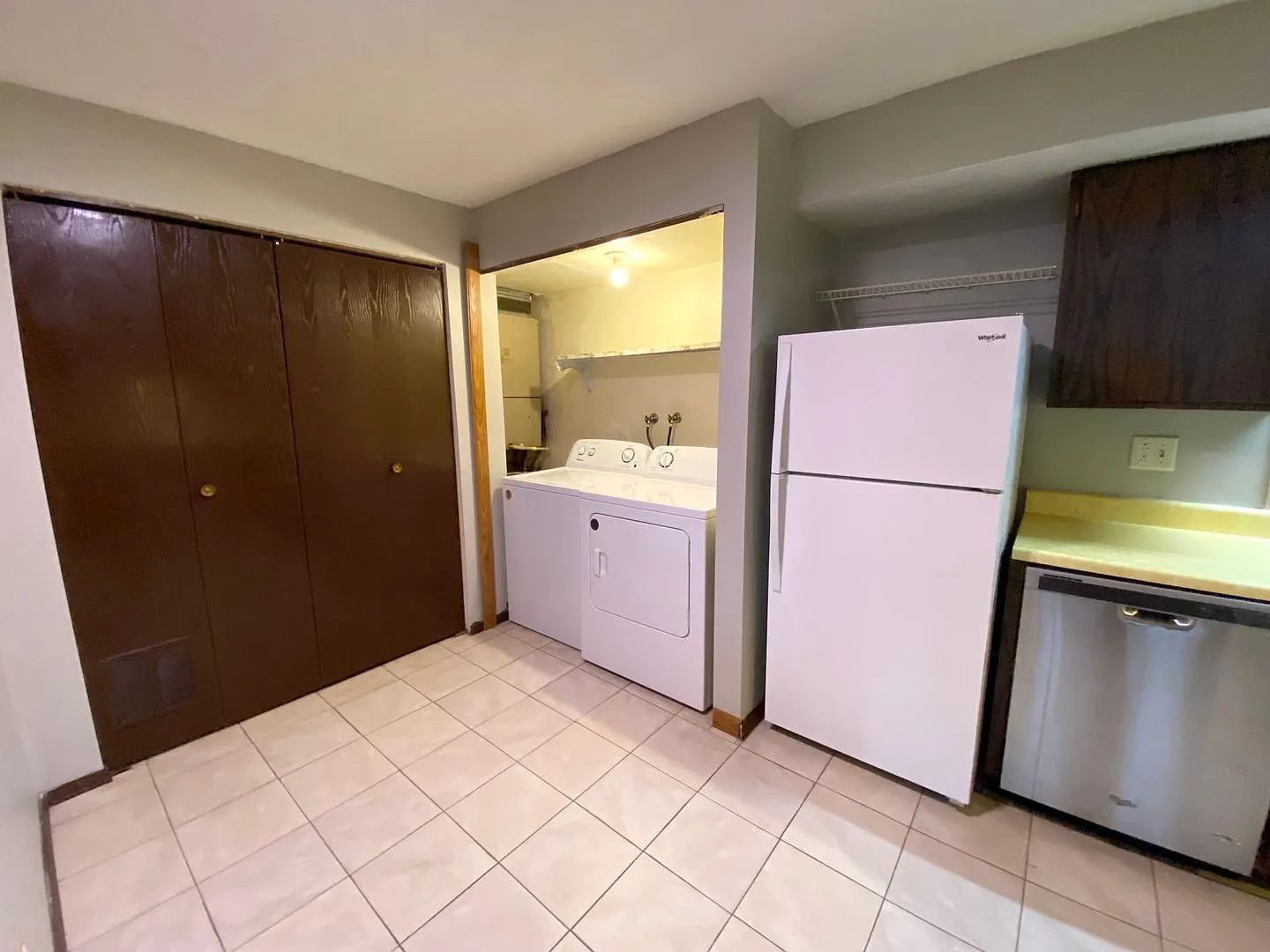1211 W Chestnut Street — Photo 4