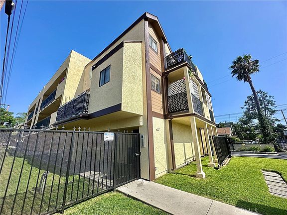 5th image of 4212 La Rica Ave