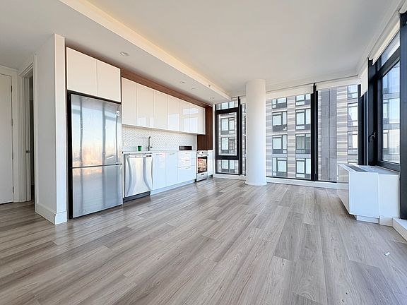 2nd image of 228 E 135th St APT 1703