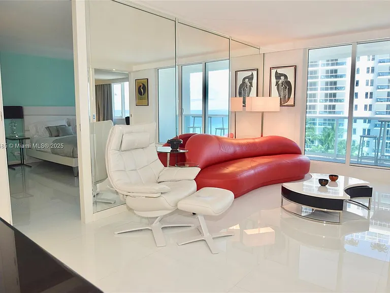 2301 Collins Ave #815/814 — Photo 15