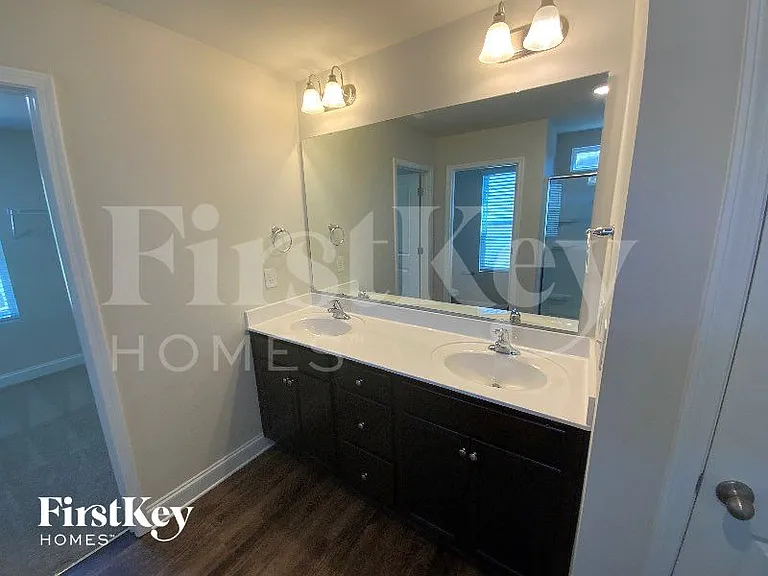 5225 Cobblestone Glen Dr — Photo 13