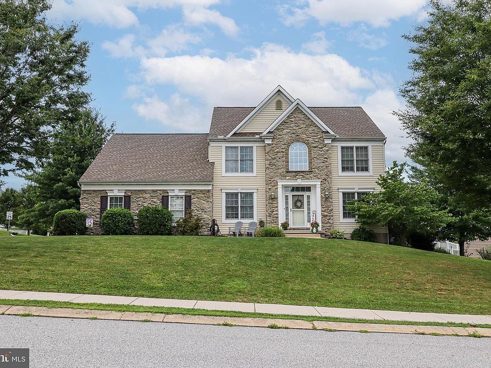 1st image of 115 Angela Ln