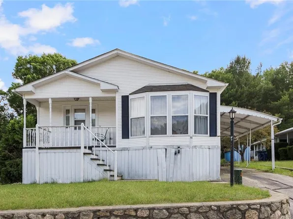 15 Cantaberry Ln, Coventry, RI 02816