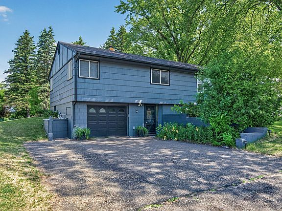 2nd image of 765 Rose Pl