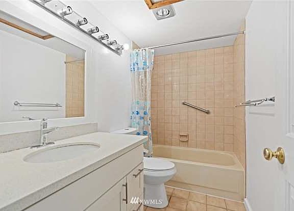 5th image of 3030 80th Ave SE Unit 101