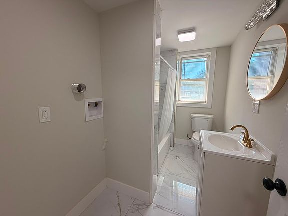 3rd image of 70-103 Circular Ave #103A