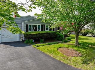 11 Laurelhurst Rd, Cranston, RI 02920