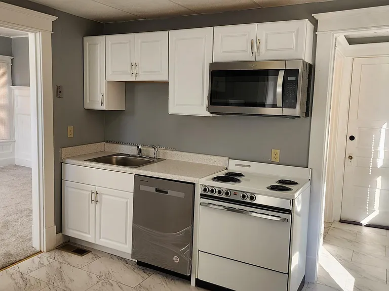 1211 Chislett St #1 — Photo 3