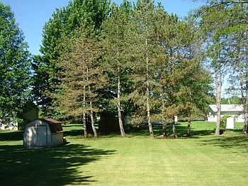 br Great Back-Yard!!!!!br (Shed over in the corner)