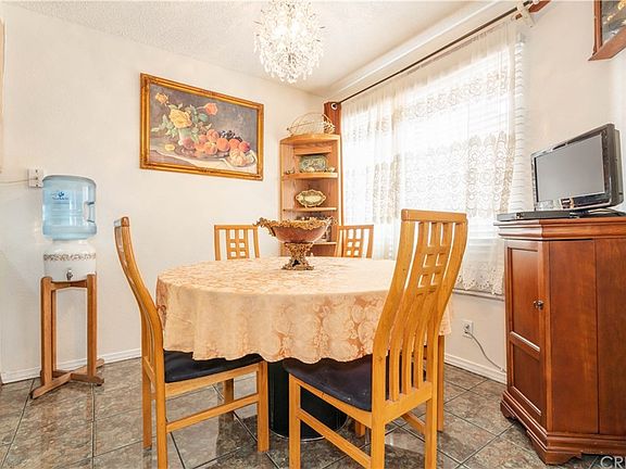 5th image of 8020 Langdon Ave Unit 113
