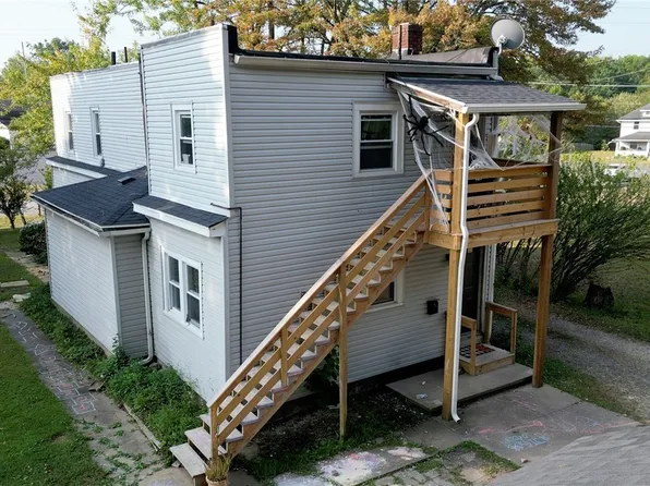 83 Maple Dr, Newton Falls, OH 44444