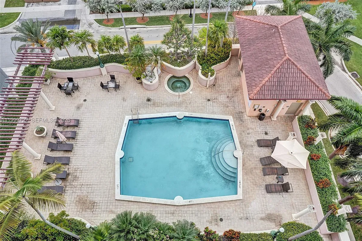 Building Photo - 17555 Atlantic Blvd #1202