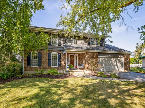 649 N Sharon Dr, Woodstock, IL 60098