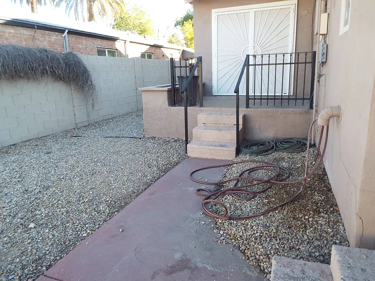 828 N 6th Ave — Photo 26