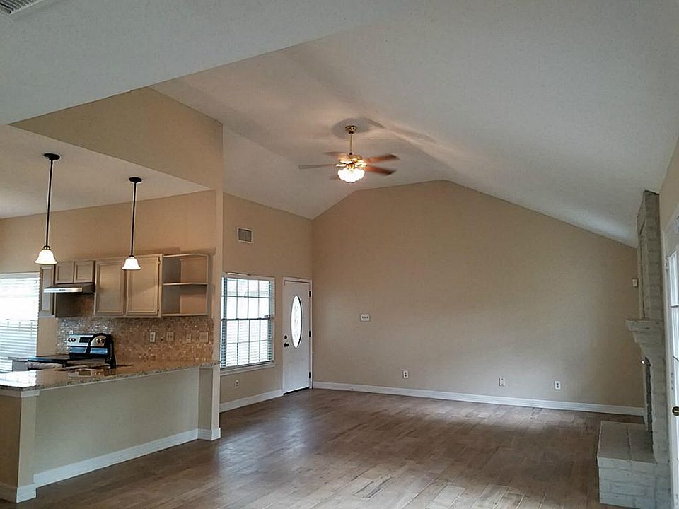 1st image of 11519 Chariot Dr