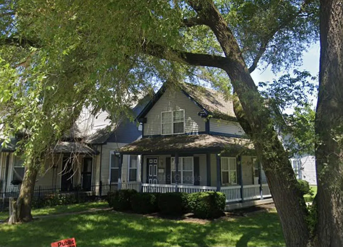 Building Photo - 811 Camp St