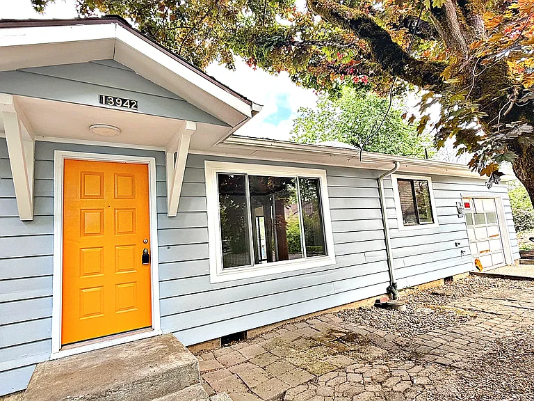 13942 SE Division St — Photo 4