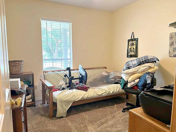 4th image of 11390 Mockingbird Ln