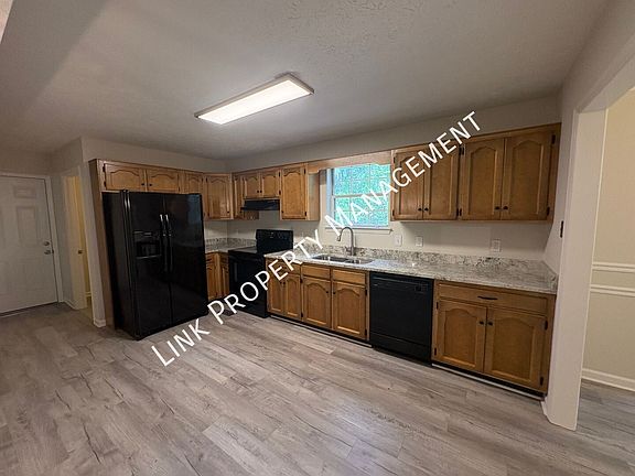 3rd image of 6817 Ridge Creek Dr