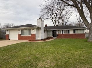 214 S Springinsguth Rd, Schaumburg, IL 60193