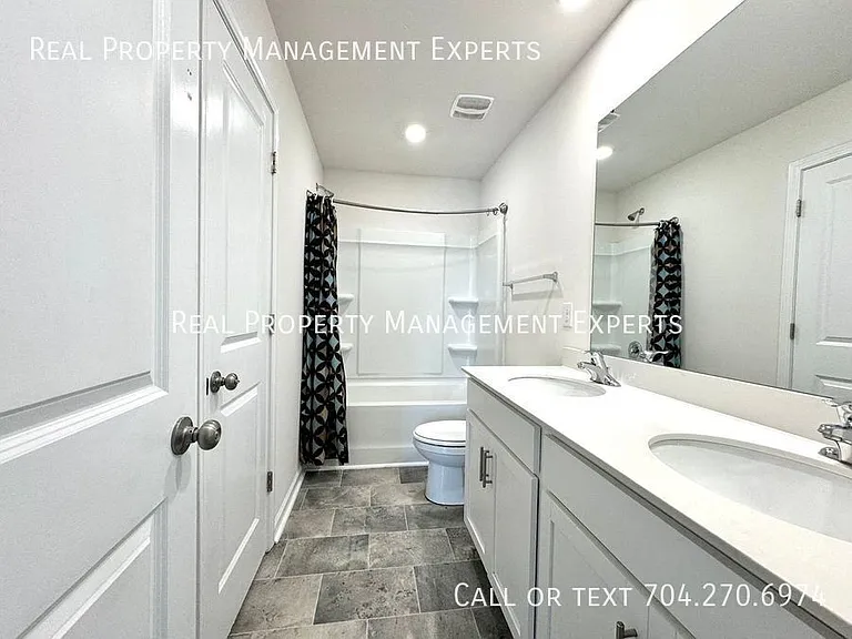4025 Lampasas Ln — Photo 15