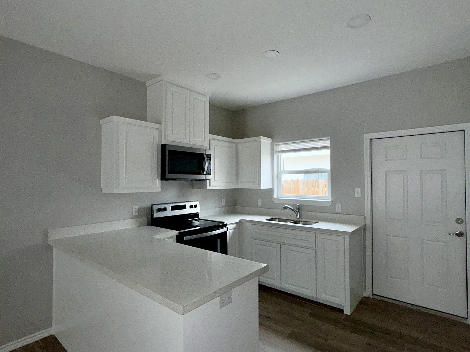 6802 North 56th Lane - New Owner - 2 — Photo 4