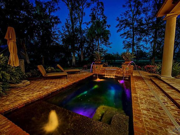5th image of 422 Oak Alley Dr