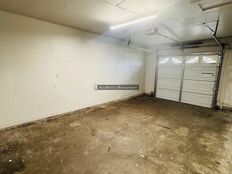1212 S 36th St — Photo 15