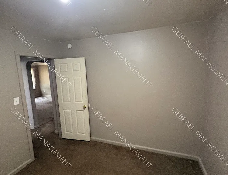 1505 Hughes Ave — Photo 5