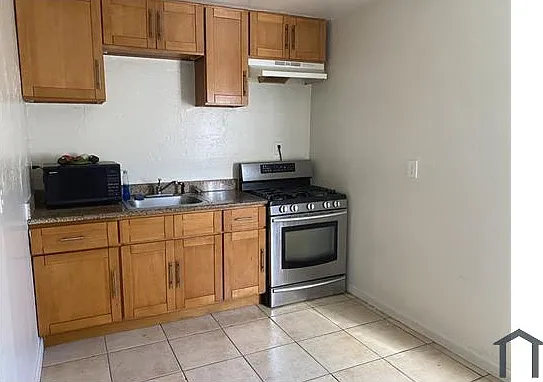 2 bed, 950 sqft, $3,200 — Photo 4