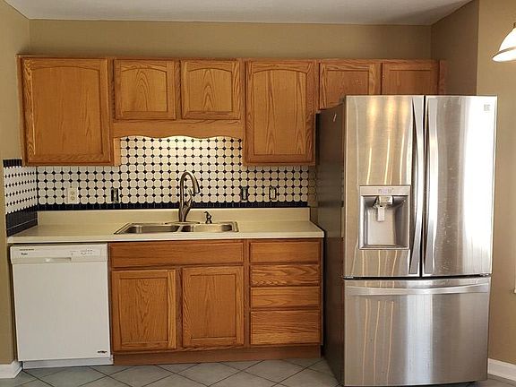 5th image of 6406 Honeywood Ln
