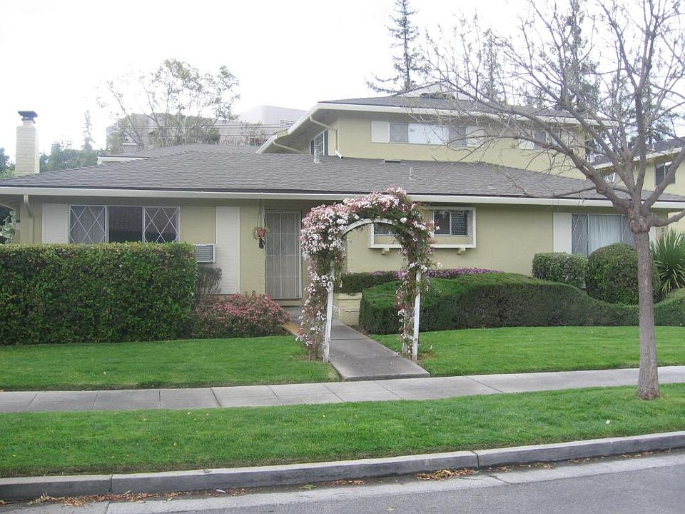 1st image of 275 Bellerose Dr APT 1
