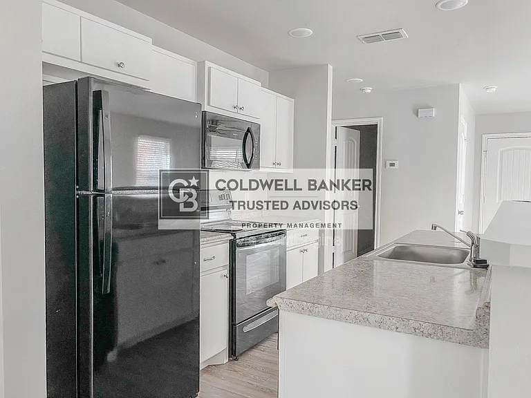 2406 Fir Ave — Photo 7