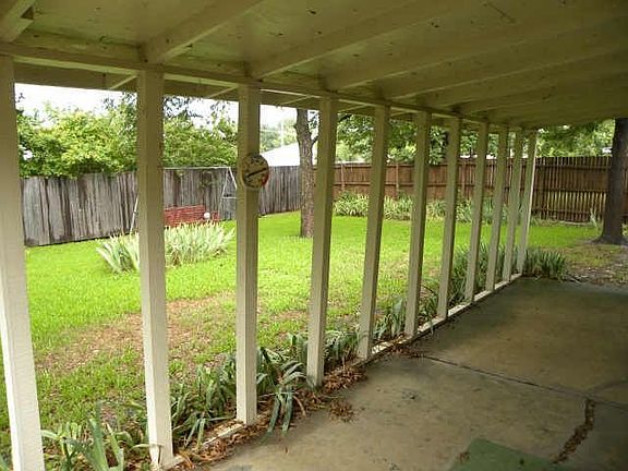 4th image of 617 Sweetbriar Dr