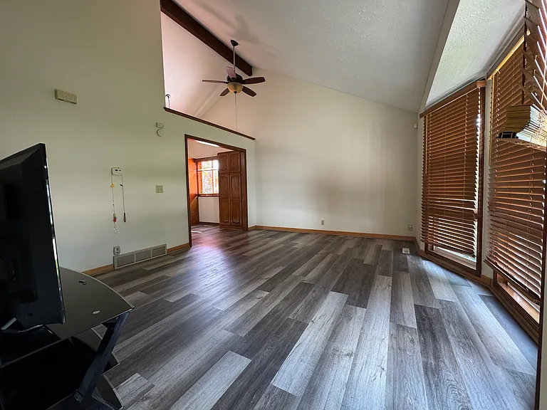 13519 Atwood Ave — Photo 8