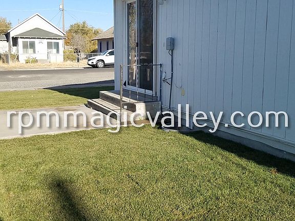 5th image of 121A 8th Ave S #A