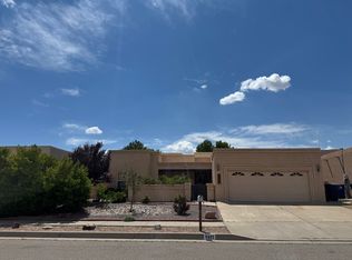 8405 Petaluma Dr NE, Albuquerque, NM 87122