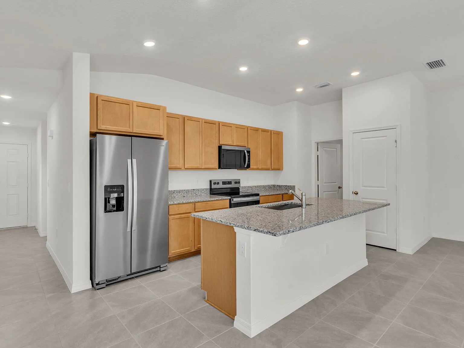 4 bed, 1637 sqft, $1,900 — Photo 4
