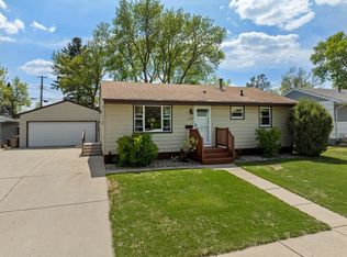 1213 Sunset Blvd, Minot, ND 58703