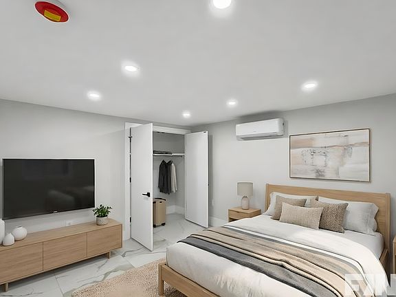 4th image of 295 New York Ave #Uni