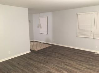 718 Village Ln APT 15, Newburgh, IN 47630