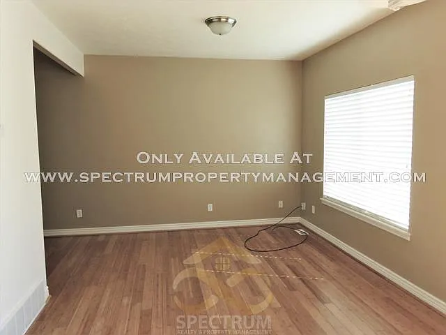 5 bed, 3.5 bath, 2320 sqft, $2,395 — Photo 4