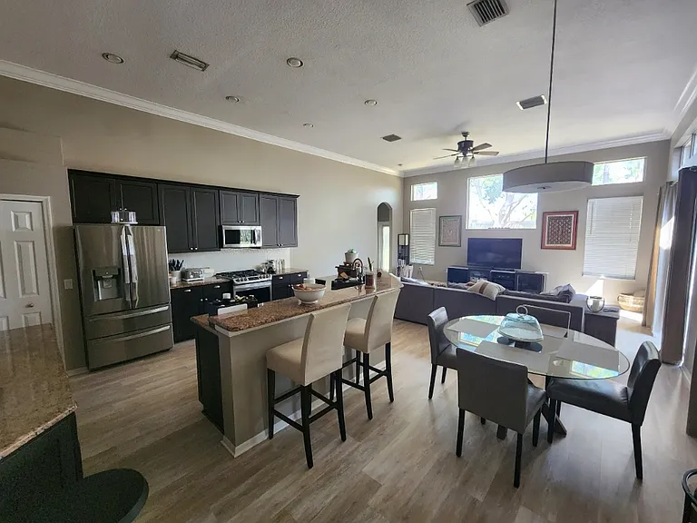 Photo to visualize your living space.