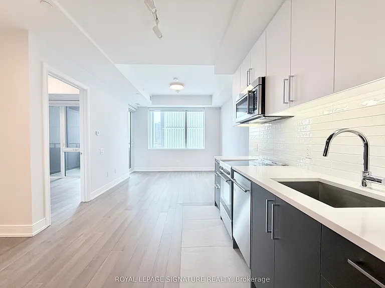 664 Spadina Ave #404 — Photo 3