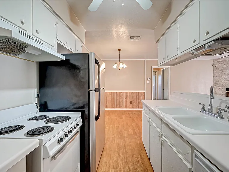 4739 Parkland St — Photo 19
