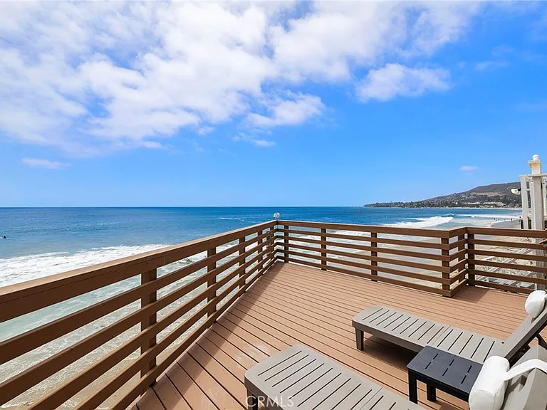 1045 Gaviota Dr #B — Photo 9