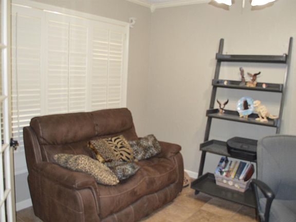 5th image of 518 N Hyden Ave
